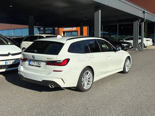 BMW 330 vaihtoauto