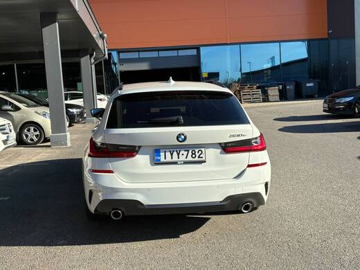 BMW 330 vaihtoauto