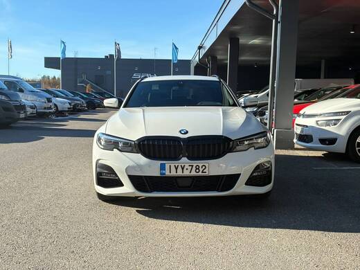 BMW 330 vaihtoauto