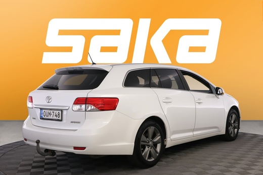Toyota Avensis vaihtoauto