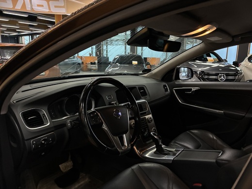 Volvo V60 Cross Country vaihtoauto