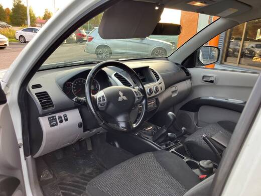 Mitsubishi L200 vaihtoauto