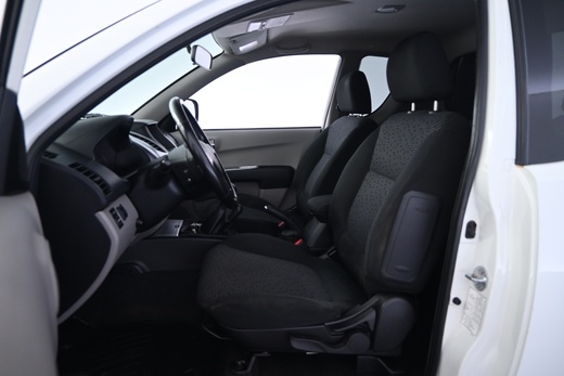 Mitsubishi L200 vaihtoauto