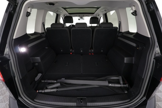 Volkswagen Touran vaihtoauto