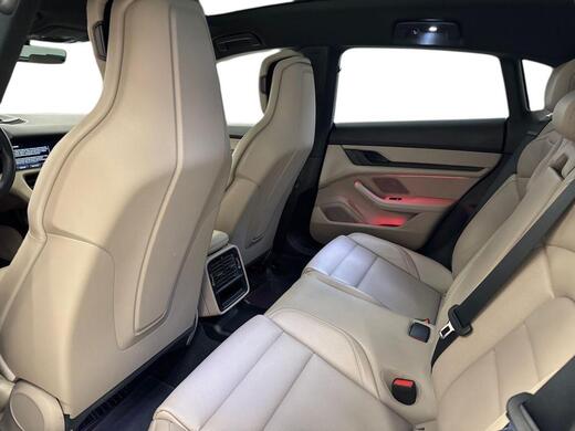Porsche Taycan vaihtoauto