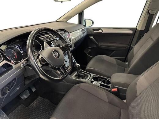 Volkswagen Touran vaihtoauto