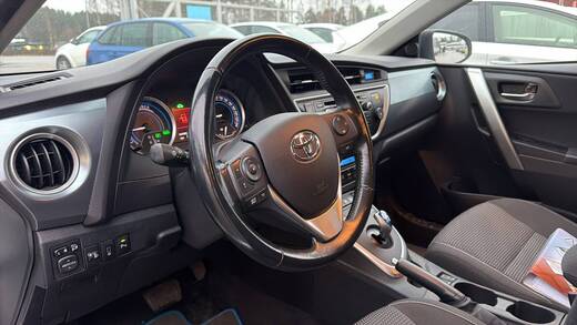 Toyota Auris vaihtoauto