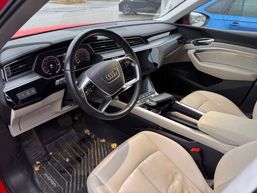Audi e-tron vaihtoauto
