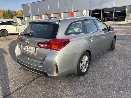 Toyota Auris vaihtoauto