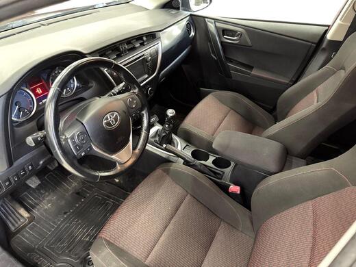 Toyota Auris vaihtoauto