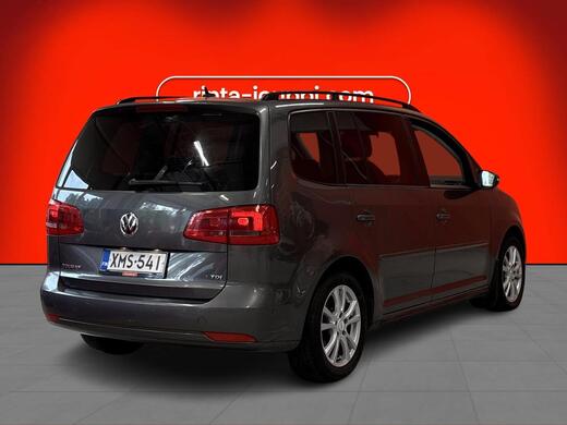 Volkswagen Touran vaihtoauto