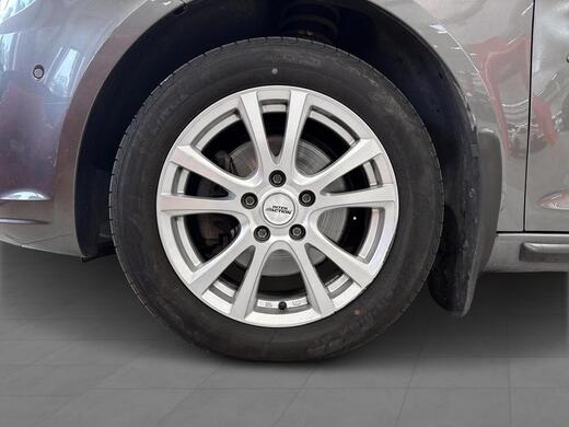 Volkswagen Touran vaihtoauto