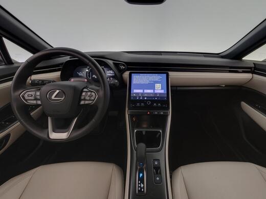 Lexus LBX vaihtoauto
