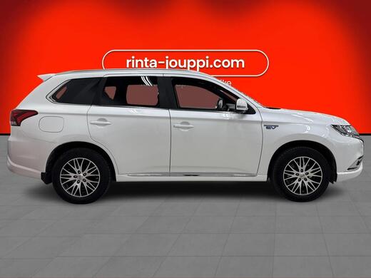 Mitsubishi Outlander PHEV vaihtoauto