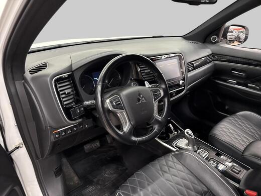 Mitsubishi Outlander PHEV vaihtoauto