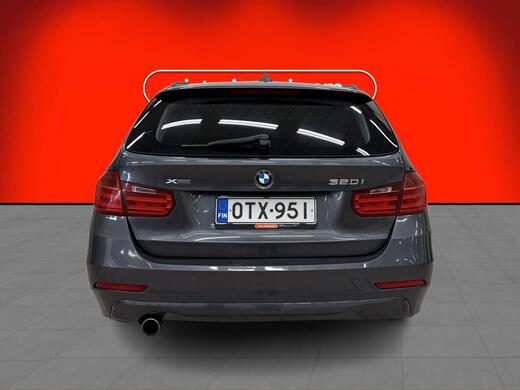 BMW 320 vaihtoauto