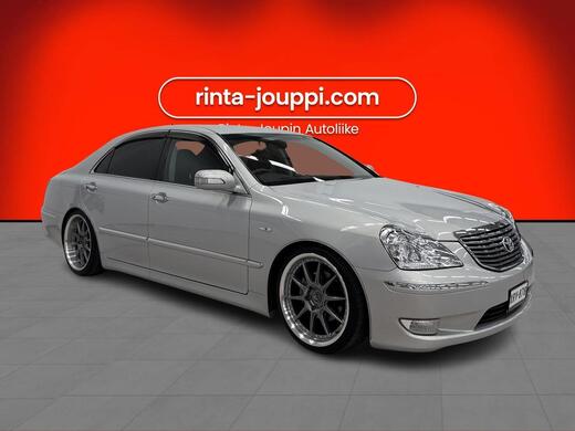 Toyota Crown vaihtoauto