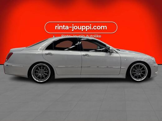Toyota Crown vaihtoauto