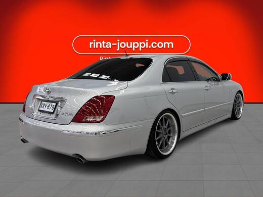 Toyota Crown vaihtoauto
