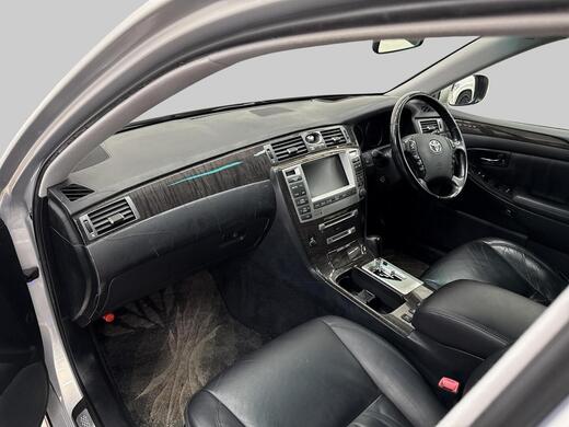 Toyota Crown vaihtoauto