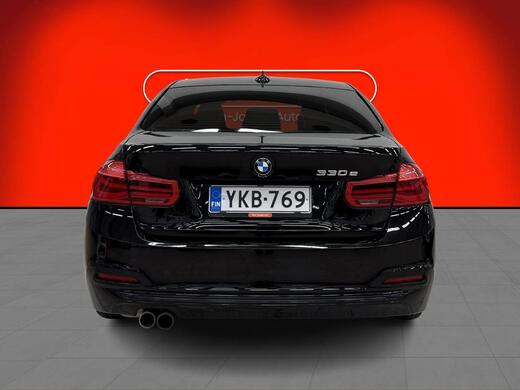 BMW 330 vaihtoauto
