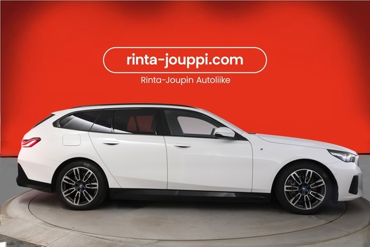 BMW i5 vaihtoauto