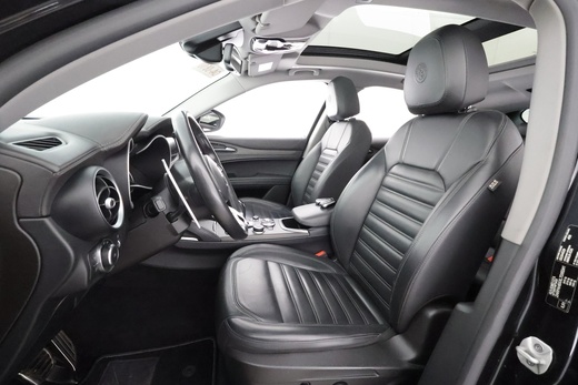 Alfa Romeo Stelvio vaihtoauto