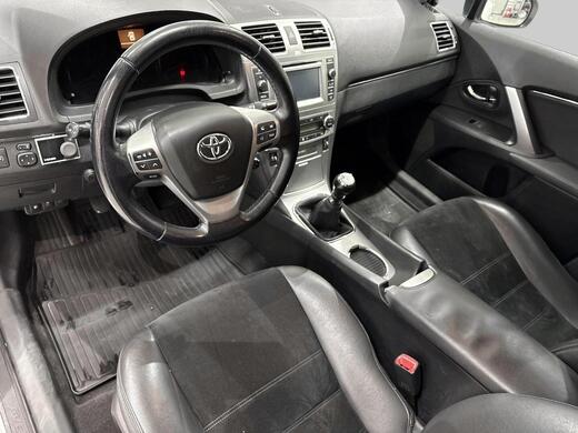 Toyota Avensis vaihtoauto