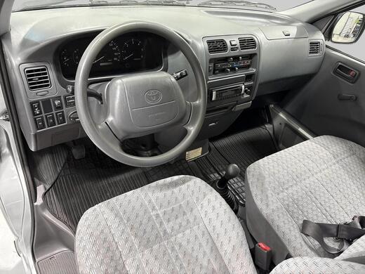 Toyota Hiace vaihtoauto