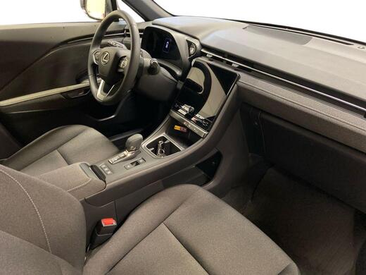 Lexus LBX vaihtoauto