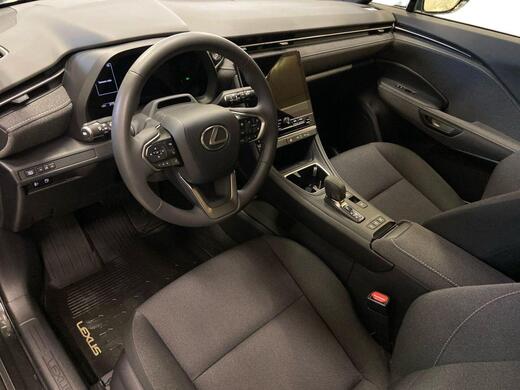 Lexus LBX vaihtoauto