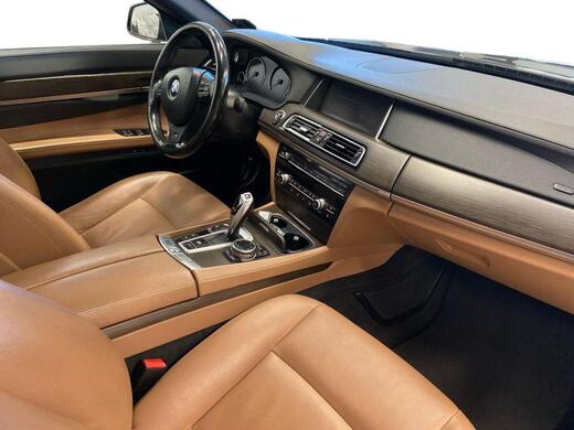 BMW 750 vaihtoauto