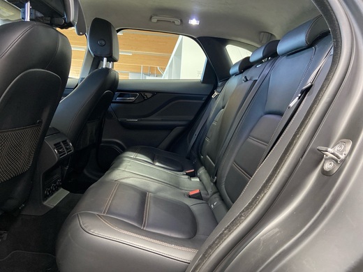 Jaguar F-PACE vaihtoauto