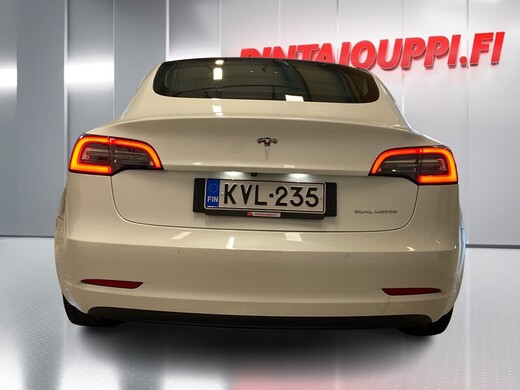 Tesla Model 3 vaihtoauto