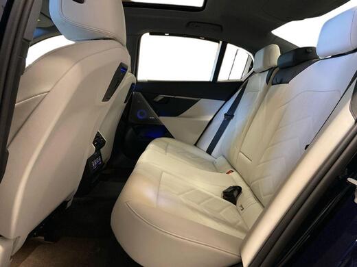 BMW i5 vaihtoauto