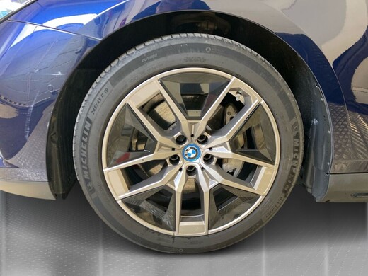 BMW i5 vaihtoauto