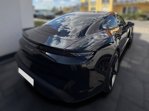 Porsche Taycan vaihtoauto