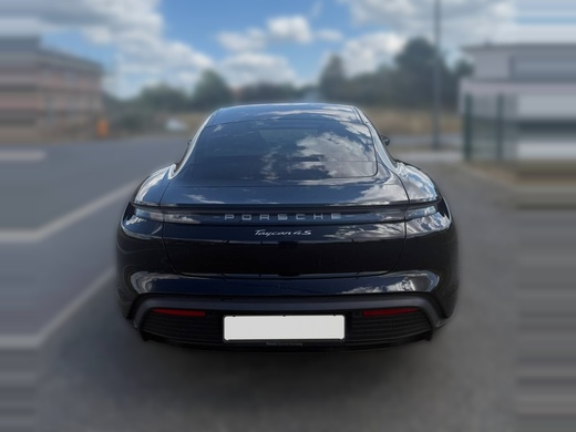 Porsche Taycan vaihtoauto
