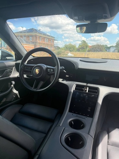 Porsche Taycan vaihtoauto