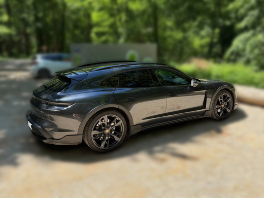 Porsche Taycan vaihtoauto
