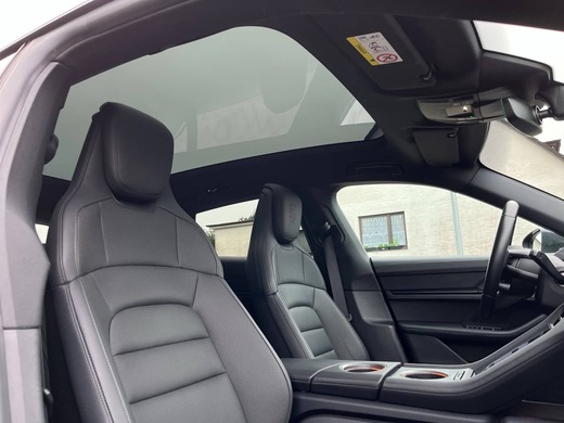 Porsche Taycan vaihtoauto