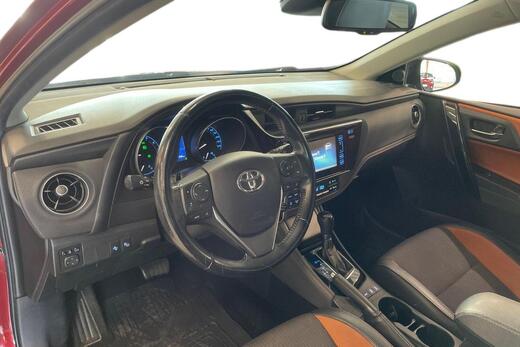 Toyota Auris vaihtoauto