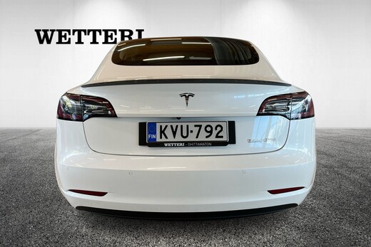 Tesla Model 3 vaihtoauto