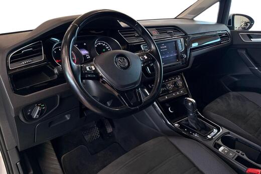 Volkswagen Touran vaihtoauto