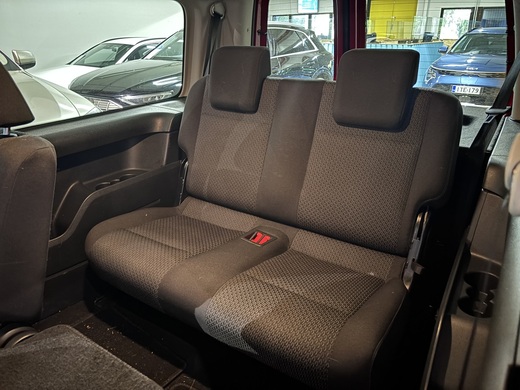 Volkswagen Caddy Maxi vaihtoauto
