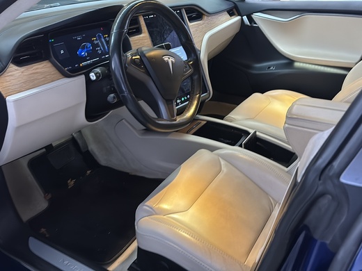 Tesla Model S vaihtoauto