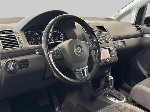 Volkswagen Touran vaihtoauto