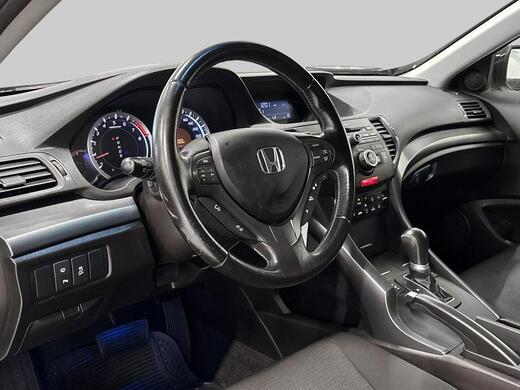 Honda Accord vaihtoauto