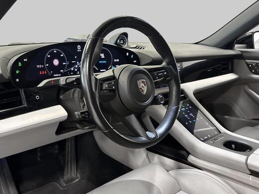 Porsche Taycan vaihtoauto