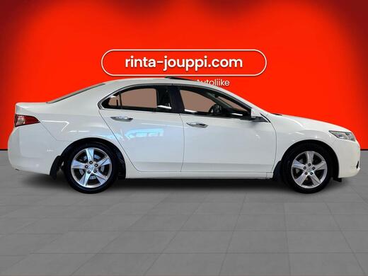 Honda Accord vaihtoauto